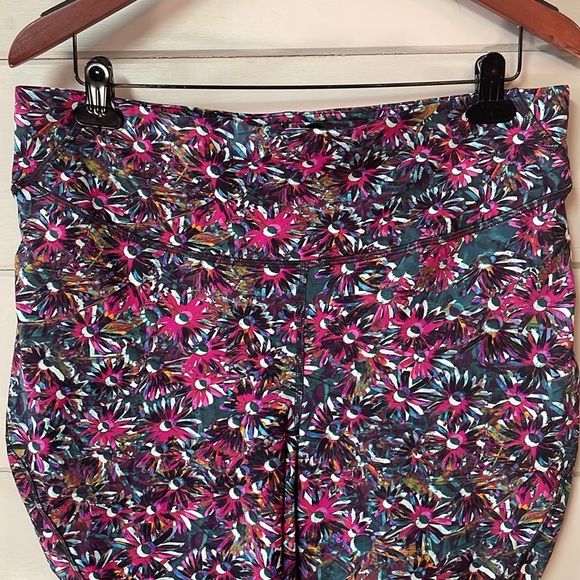 Lululemon Base Pace High-Rise
Running Tight 25" - Floral
Electric Multi  Size 16 - Picture 5 of 13